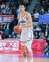 今天状态不一样！张镇麟首节8分钟 3中2贡献6分&amp;正负值+8