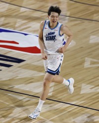 PG电子官方-拓媒：杨瀚森&amp;利拉德在全明星赛的表现证明他们都是可用之人