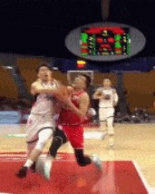 PG电子官方-No！郭艾伦痛哭！合同年突发伤病......